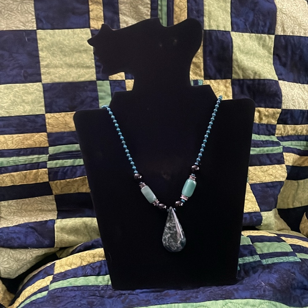 Moss agate stone pendant necklace
